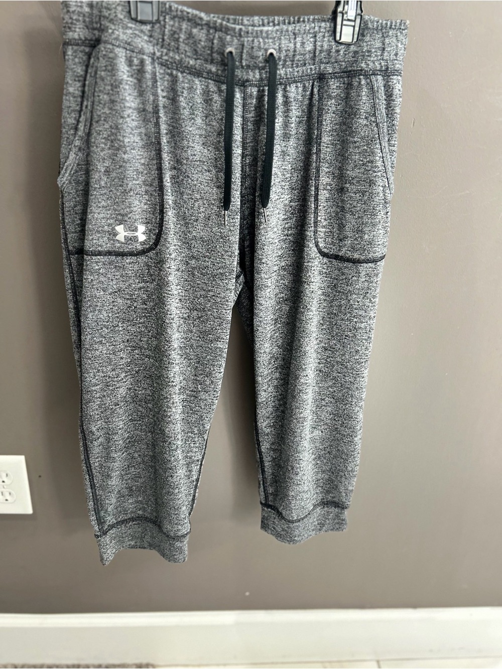 Under Armour women's Gray Heather Jogger Bottoms